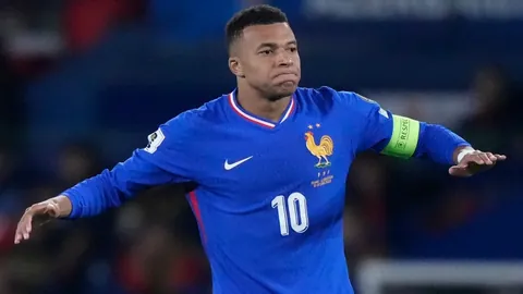 羅克洽談入主拉齊奧，投資2000萬歐元獲得半數股份。